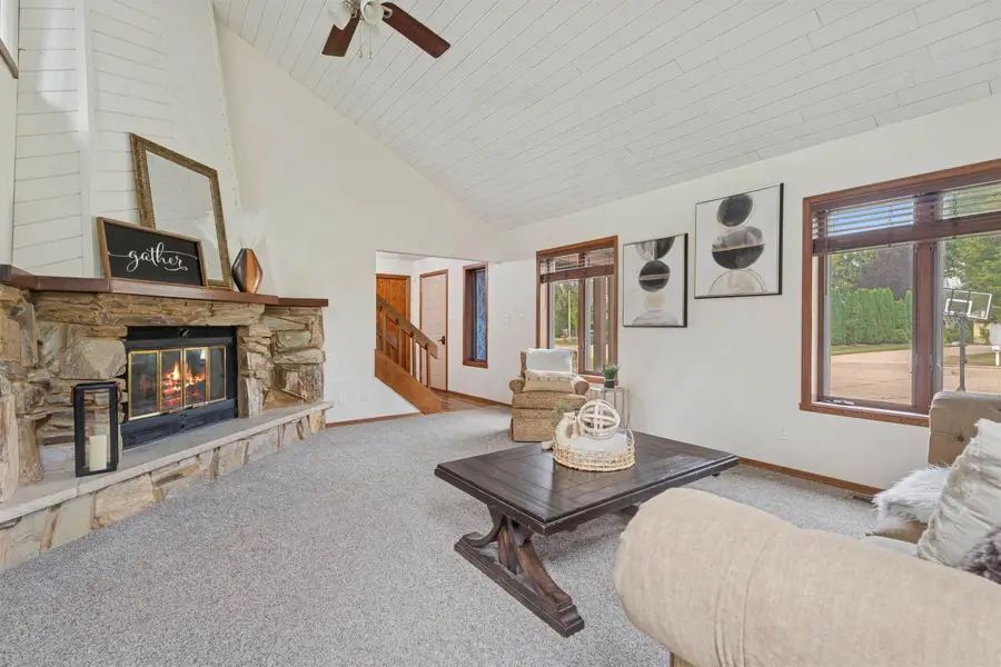 865 Portside Court, Oshkosh, WI 54901 - Image #3