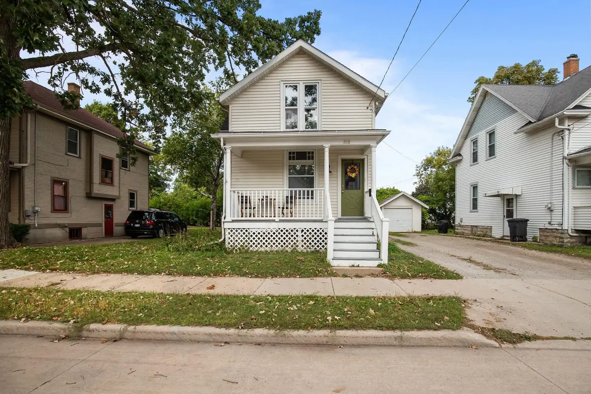 312 W Melvin Avenue, Oshkosh, WI 54901 - Image #1