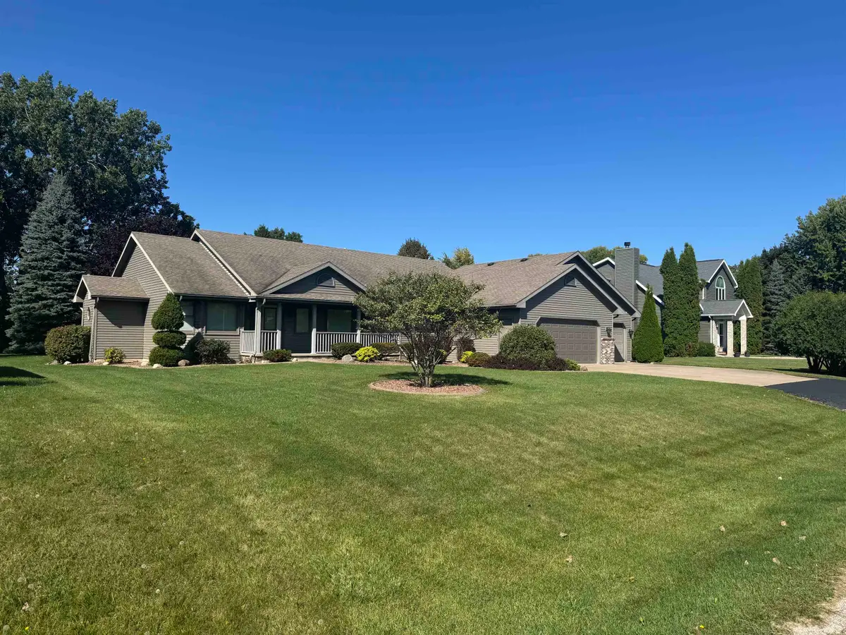 1863 Amy Jo Drive, Oshkosh, WI 54904 - #1