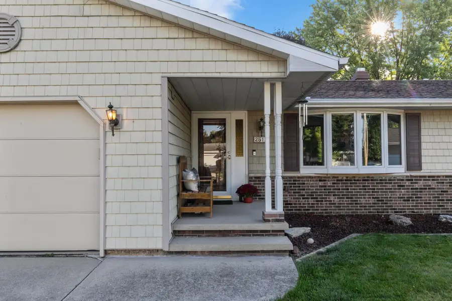 2512 N Chestwood Court, Appleton, WI 54911-2321 - Image #3