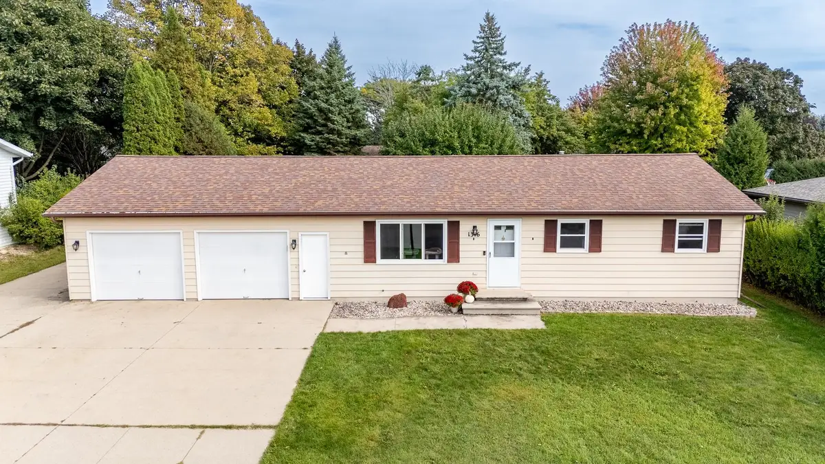 1316 Wedgewood Lane, Neenah, WI 54956 - #1