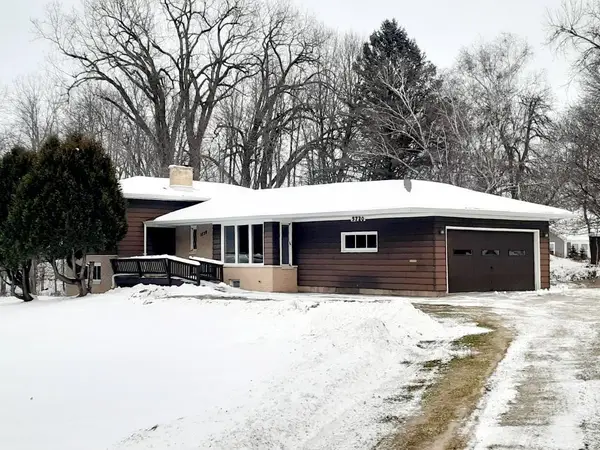 5730 N Ballard Road, APPLETON, WI 54913