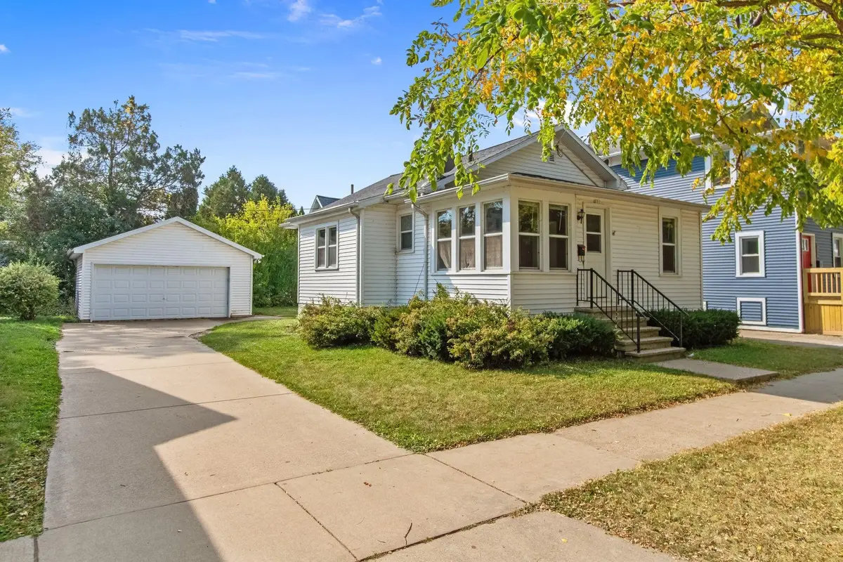551 W 16th Avenue, Oshkosh, WI 54902 - Image #1