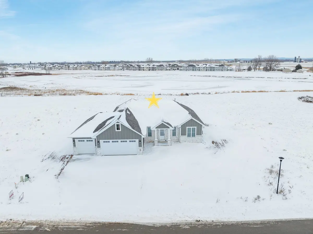 287 Kerrigan Drive, Wrightstown, WI 54180 - Image #1
