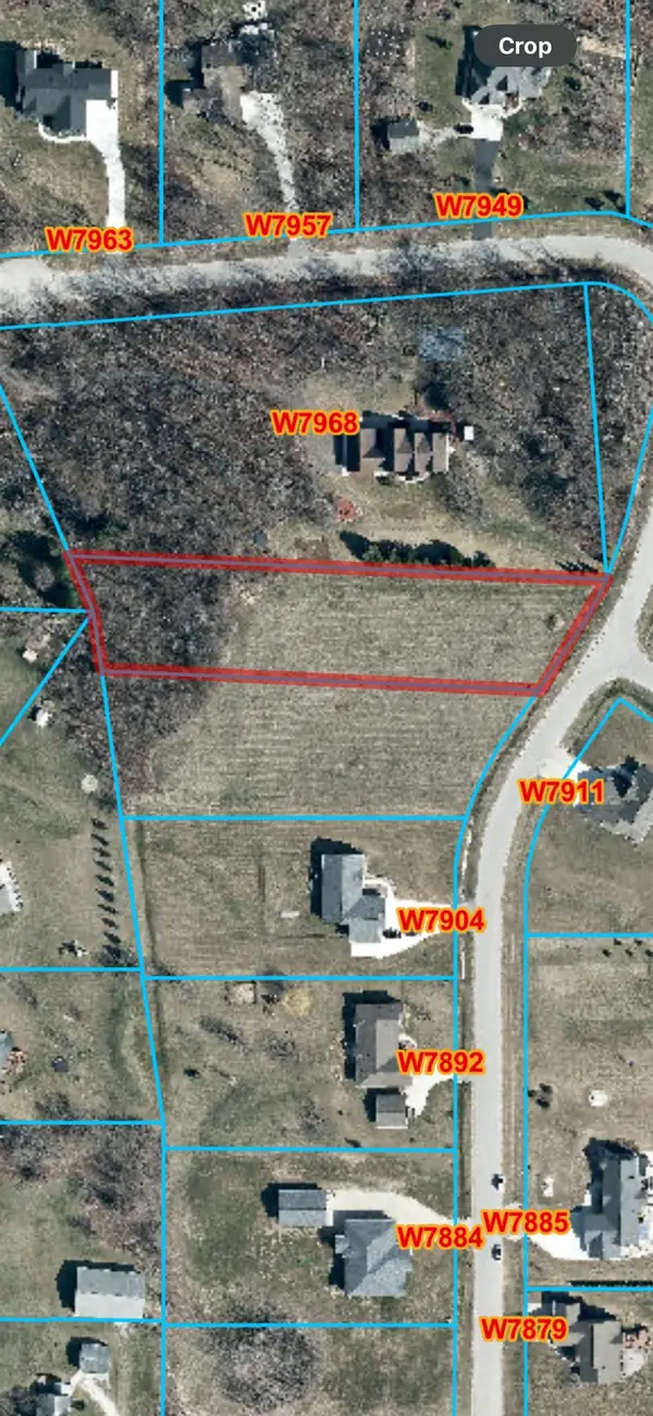 Thomaswood Trail #28, FOND DU LAC, WI 54937