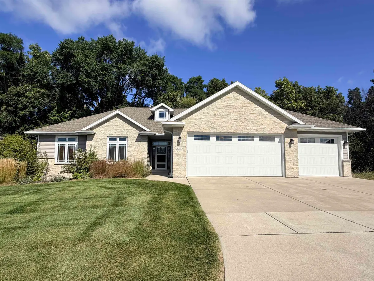 3327 Largo Ridge Drive, Green Bay, WI 54311 - Image #1