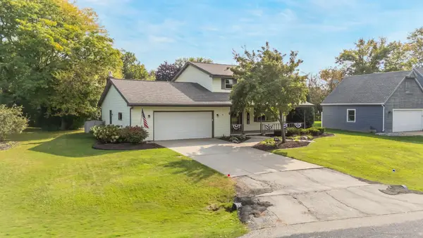 35 Greves Court, GRAND CHUTE, WI 54914