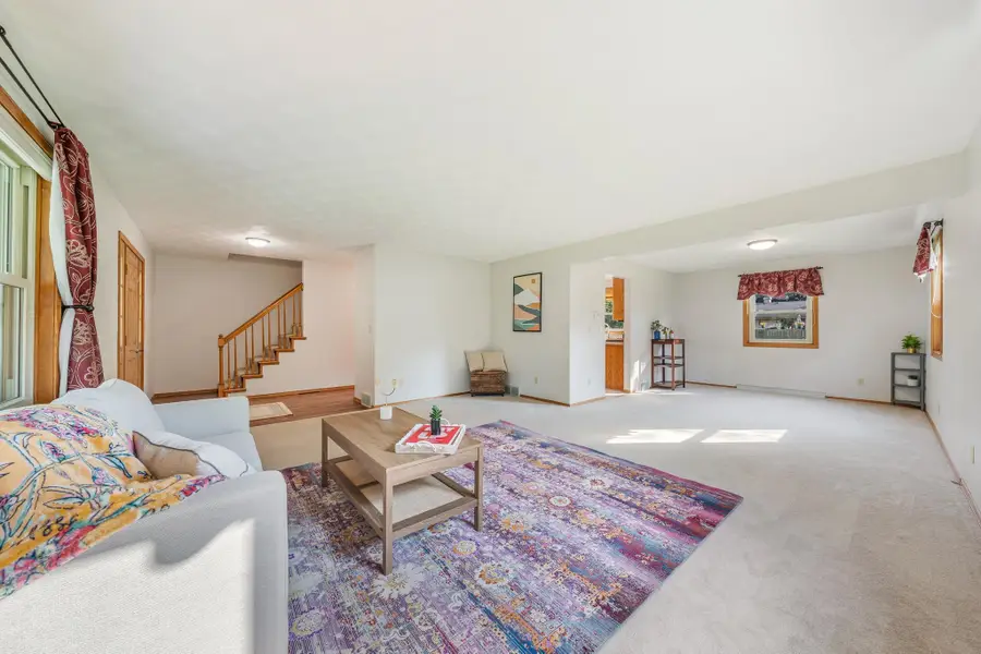 35 Greves Court, Grand Chute, WI 54914 - Image #2