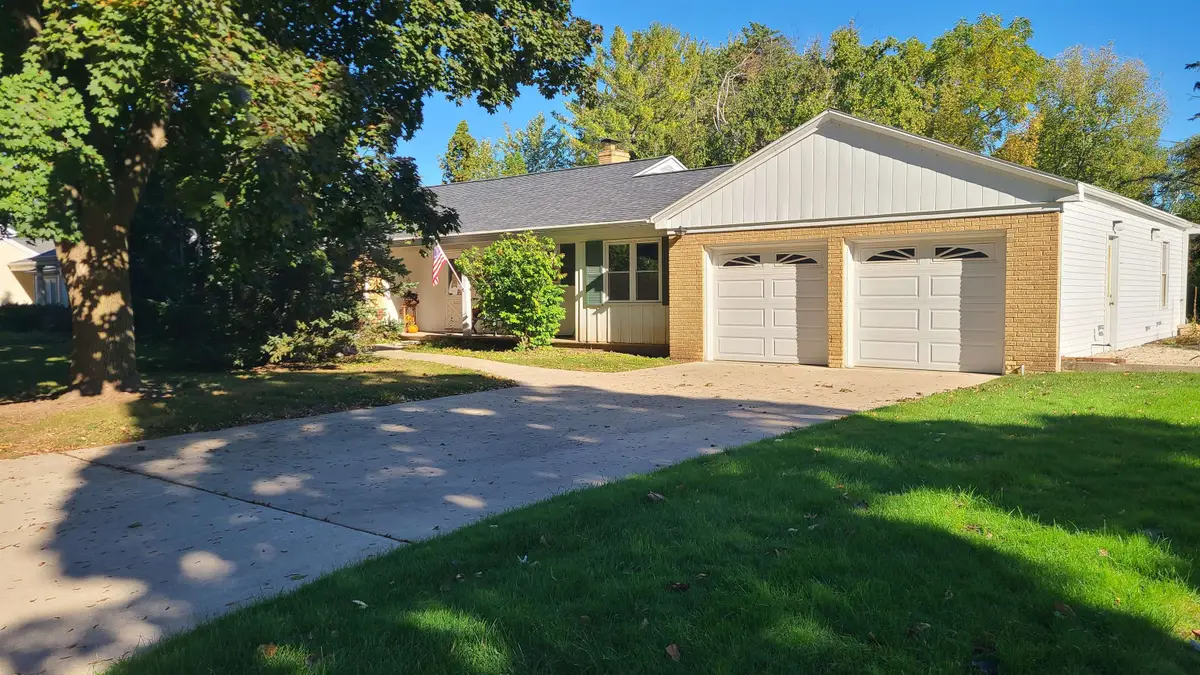 510 W Briar Lane, Green Bay, WI 54301-1322 - Image #1