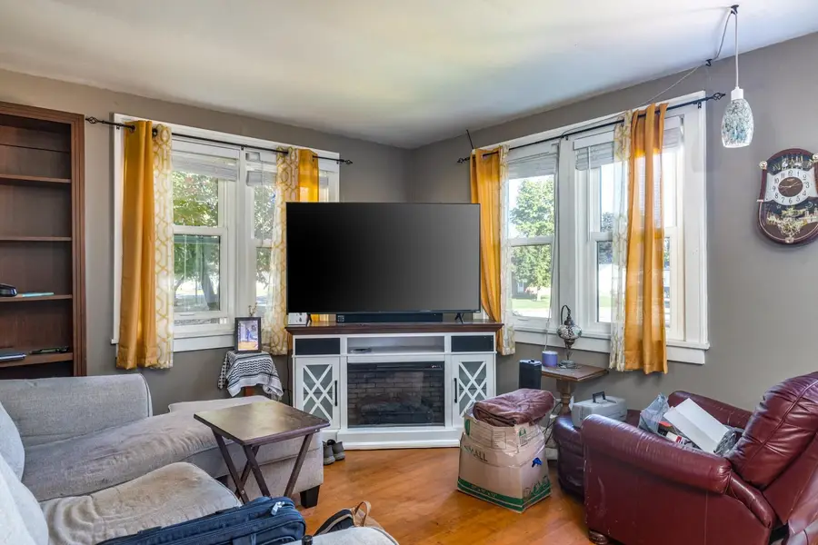 102 E Cameron Street, New London, WI 54961 - Image #2