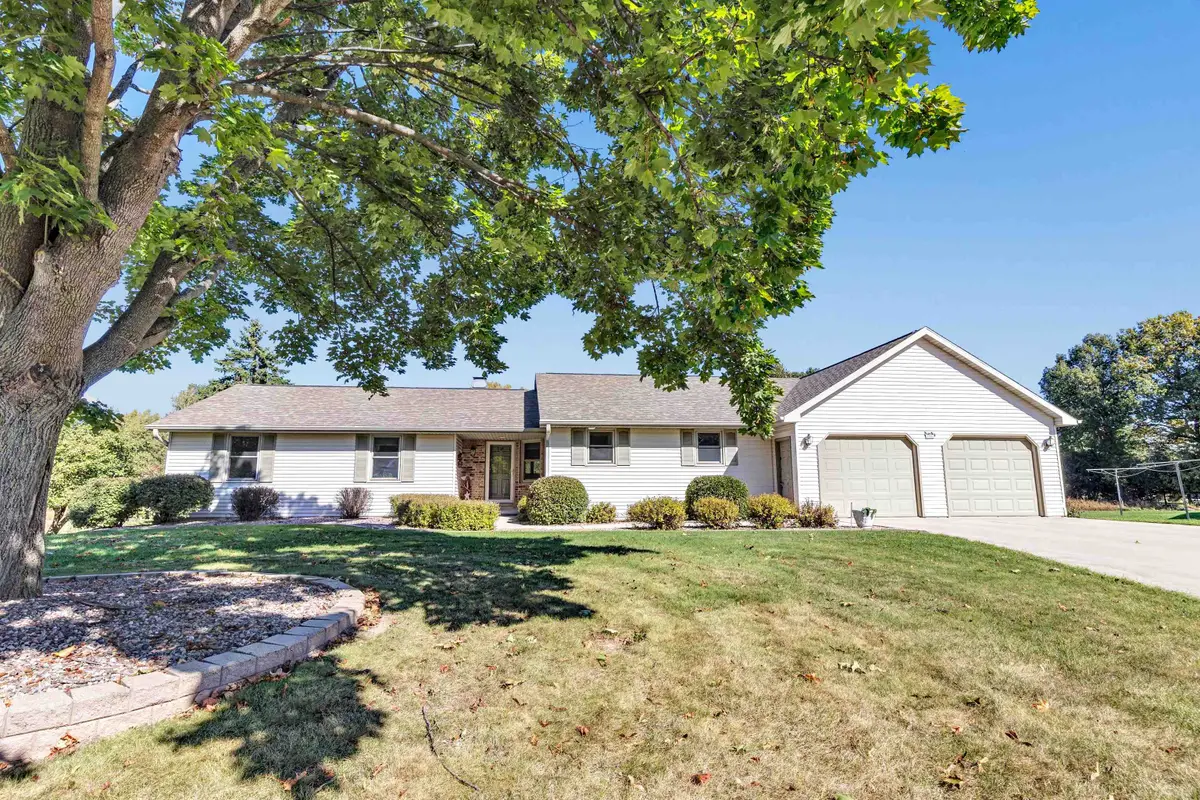 1364 Lexington Court, Oneida, WI 54155-9158 - Image #1