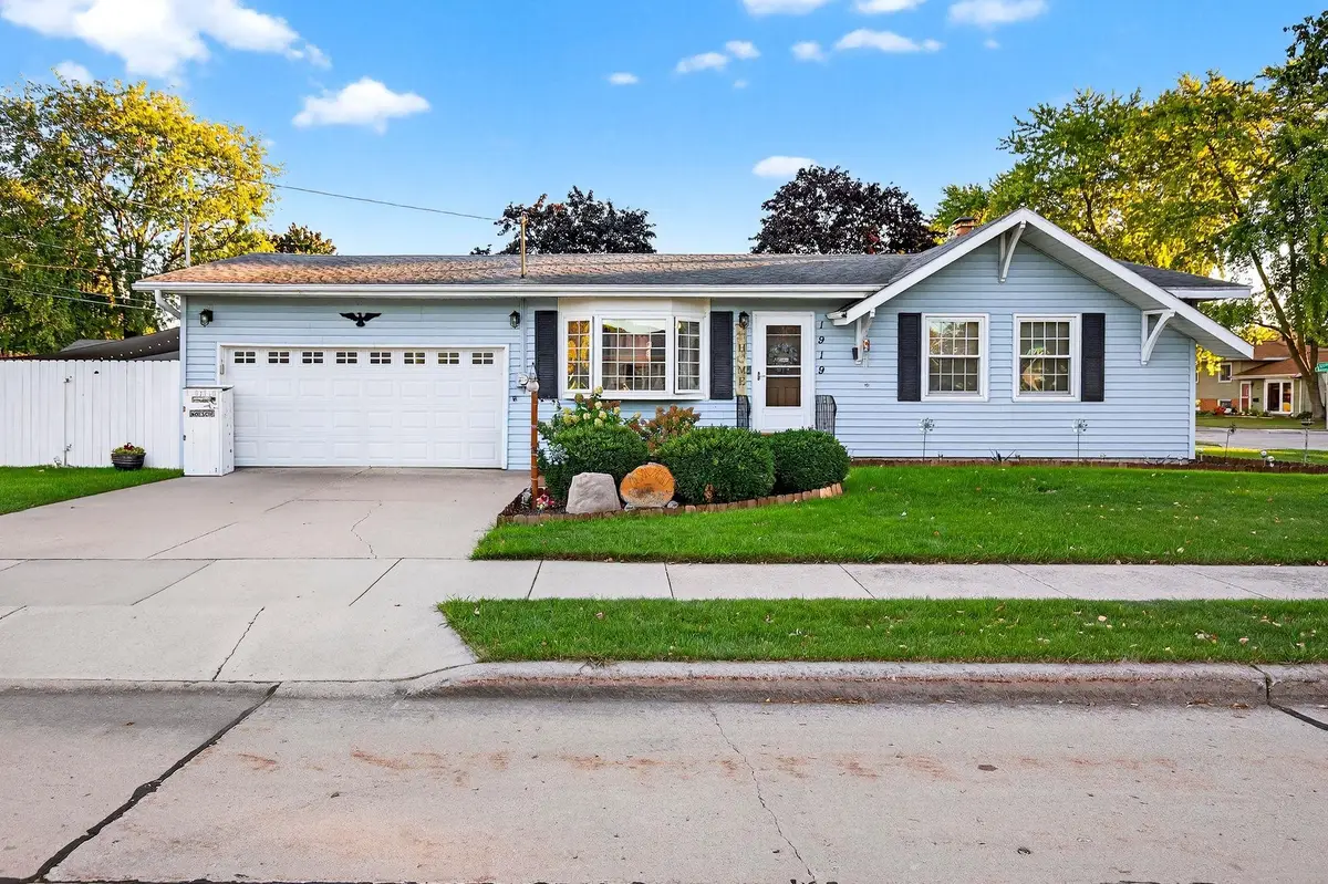 1919 Winchester Avenue, Oshkosh, WI 54901 - Image #1