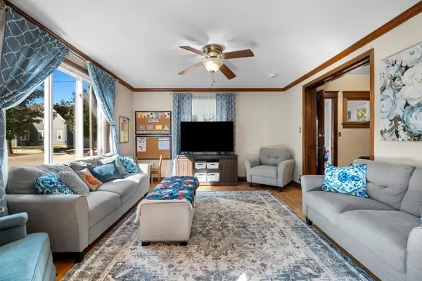 15 E Nevada Avenue, OSHKOSH, WI 54901