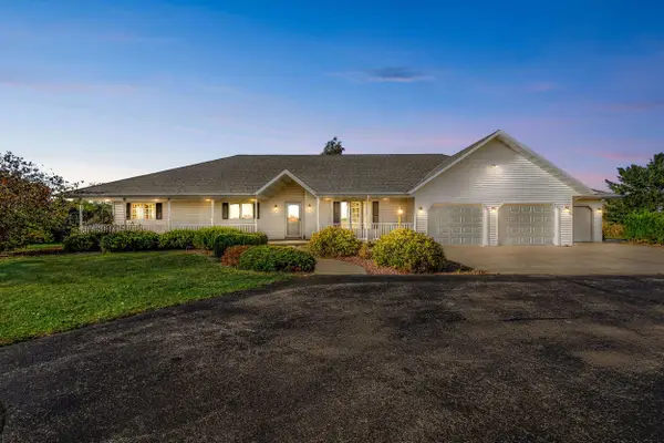 W1878 Hillside Drive, PULASKI, WI 54162