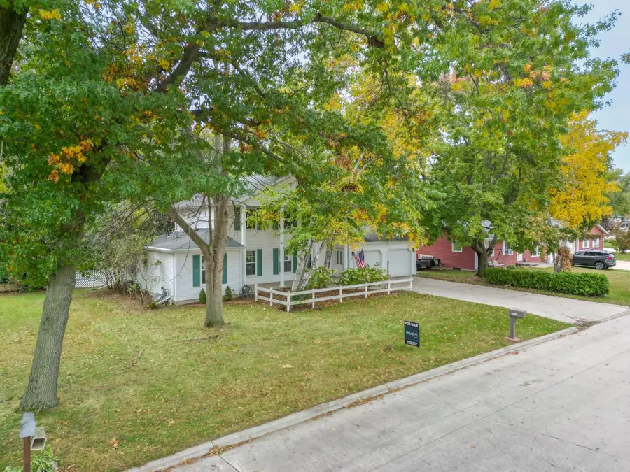 2441 Matchwood Lane, Green Bay, WI 54304 - Image #2