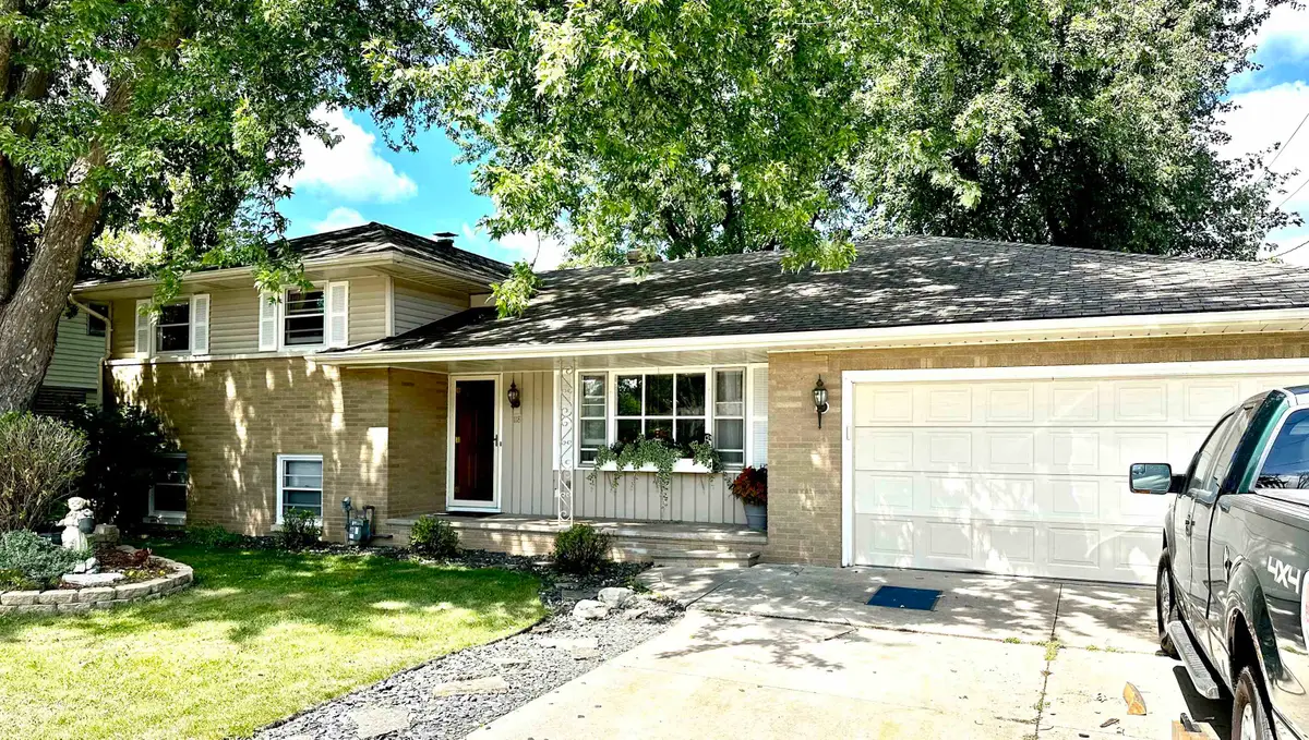 118 W Greenfield Drive, Little Chute, WI 54140-1133 - Image #1