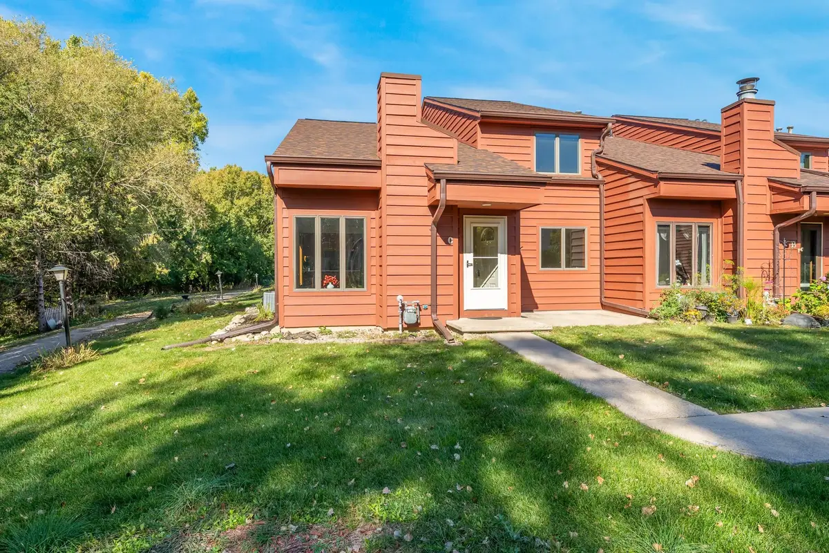 2240 Meadowbrook Court #C, Oshkosh, WI 54904-7841 - Image #1