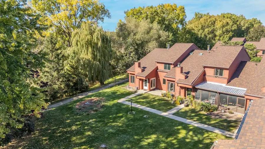 2240 Meadowbrook Court #C, Oshkosh, WI 54904-7841 - Image #2