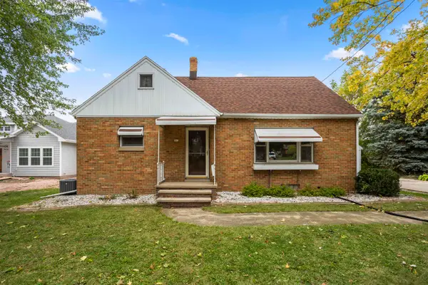 322 W Maes Avenue, KIMBERLY, WI 54136