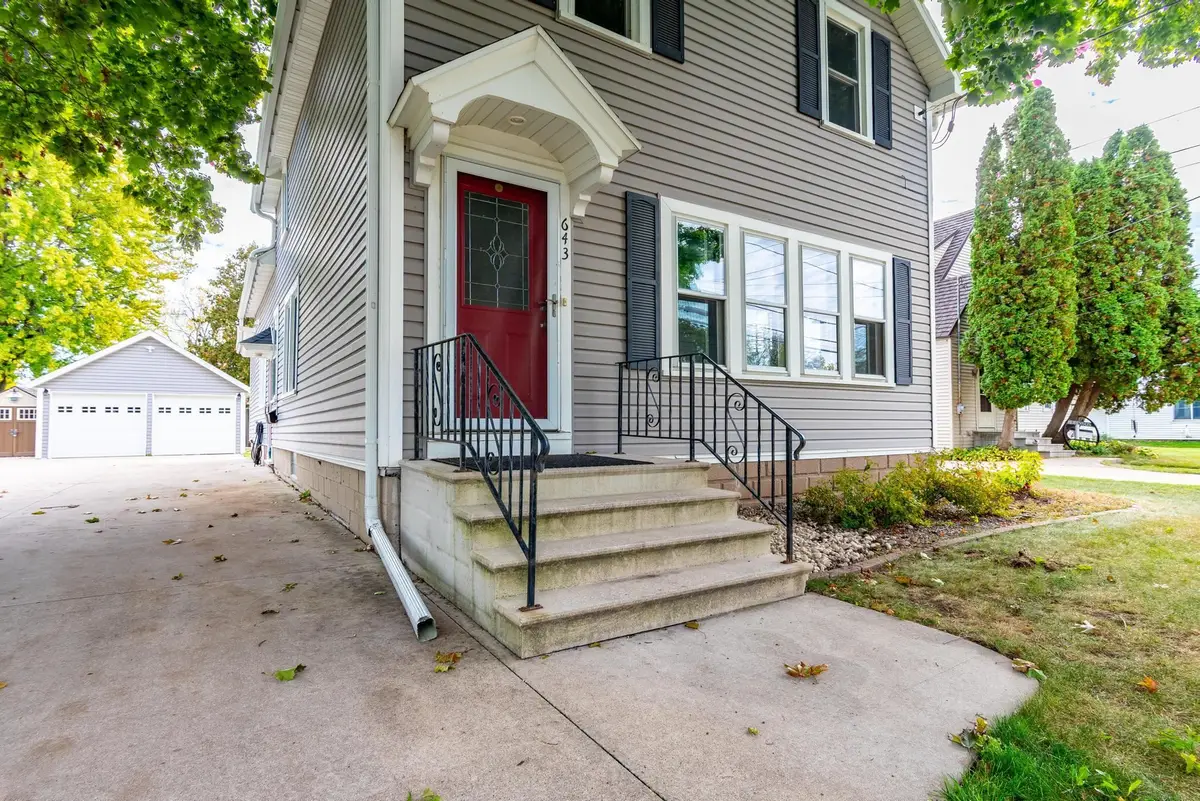 643 Tayco Street, Menasha, WI 54952-2243 - Image #1