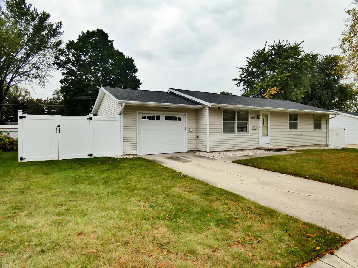 1844 Juniper Drive, Green Bay, WI 54302 - Image #1