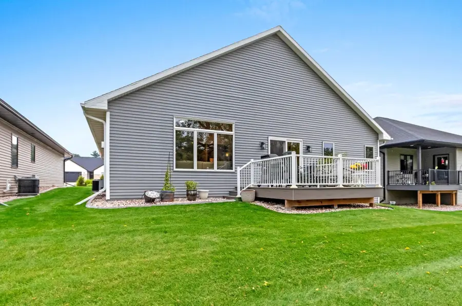 2592 Farmington Way, Suamico, WI 54313-1201 - Image #3