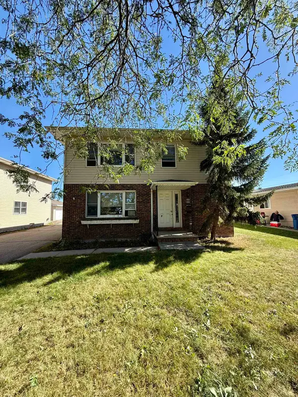 220 Guenther Street, OSHKOSH, WI 54902