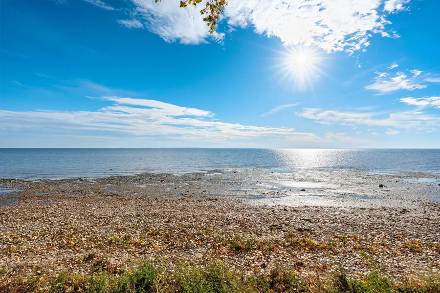 3660 Cty Road S, Little Suamico, WI 54141 - Image #2