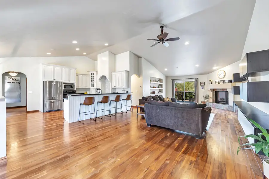 3373 Davies Avenue, Green Bay, WI 54311 - Image #2