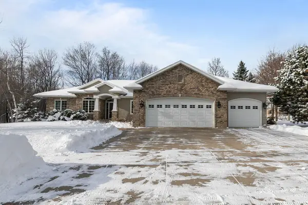 592 Cornrow Lane, COMBINED LOCKS, WI 54113