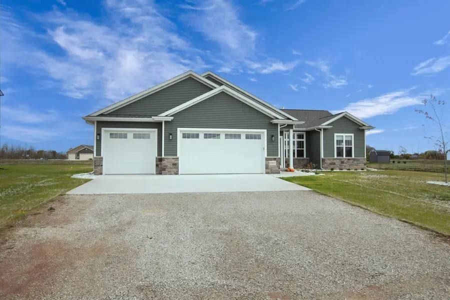 N8034 Oakwood Drive, Sherwood, WI 54169-2705 - Image #2