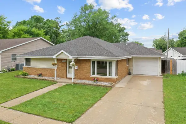 1056 St Paul Street, GREEN BAY, WI 54304-2472