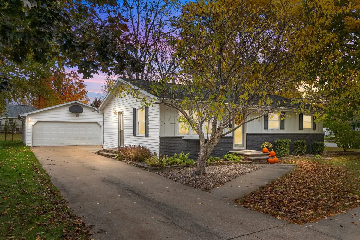 1207 Hietpas Street, Little Chute, WI 54140-2305 - Image #1