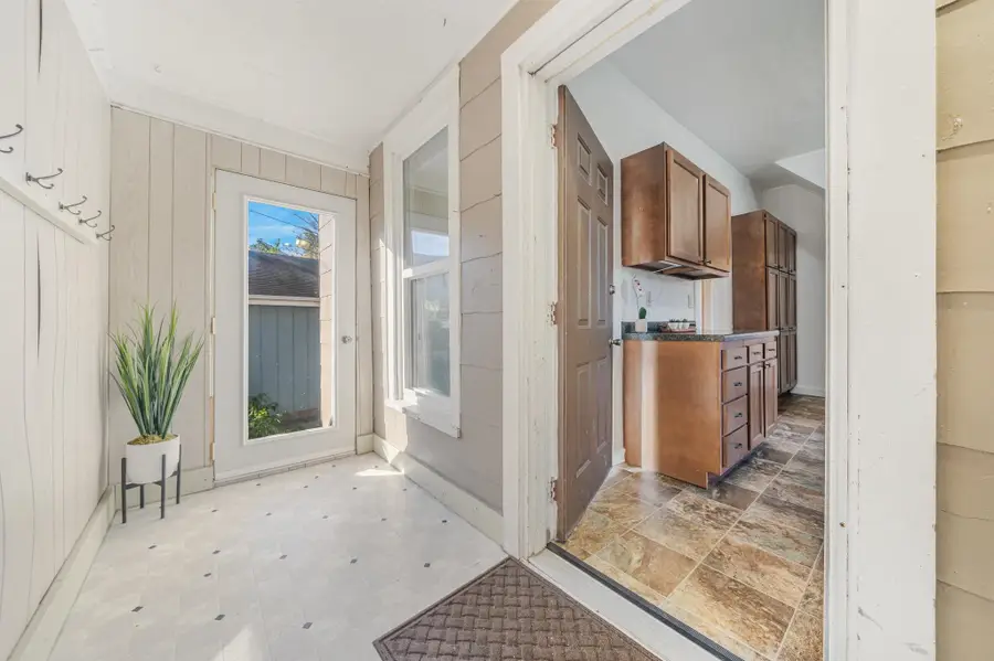 1514 Elmwood Avenue, Oshkosh, WI 54901-2736 - Image #2