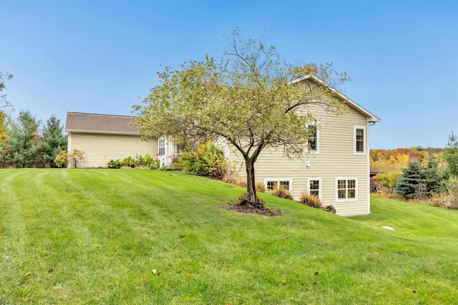 4006 Elkins Road, Amherst, WI 54406 - Image #2