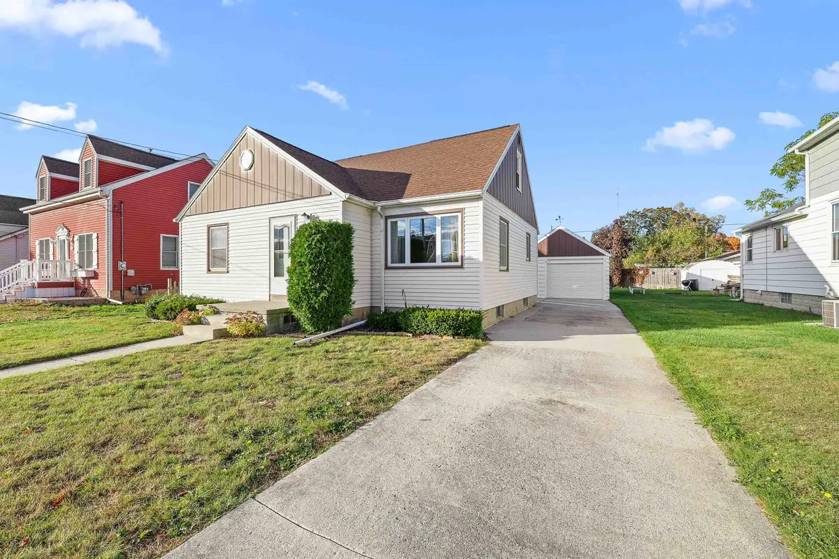 1852 Belmont Street, Manitowoc, WI 54220 - Image #1