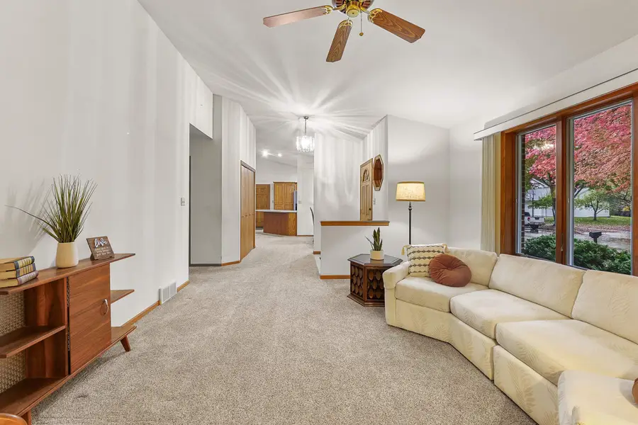 2490 Newport Court, Oshkosh, WI 54904 - Image #3