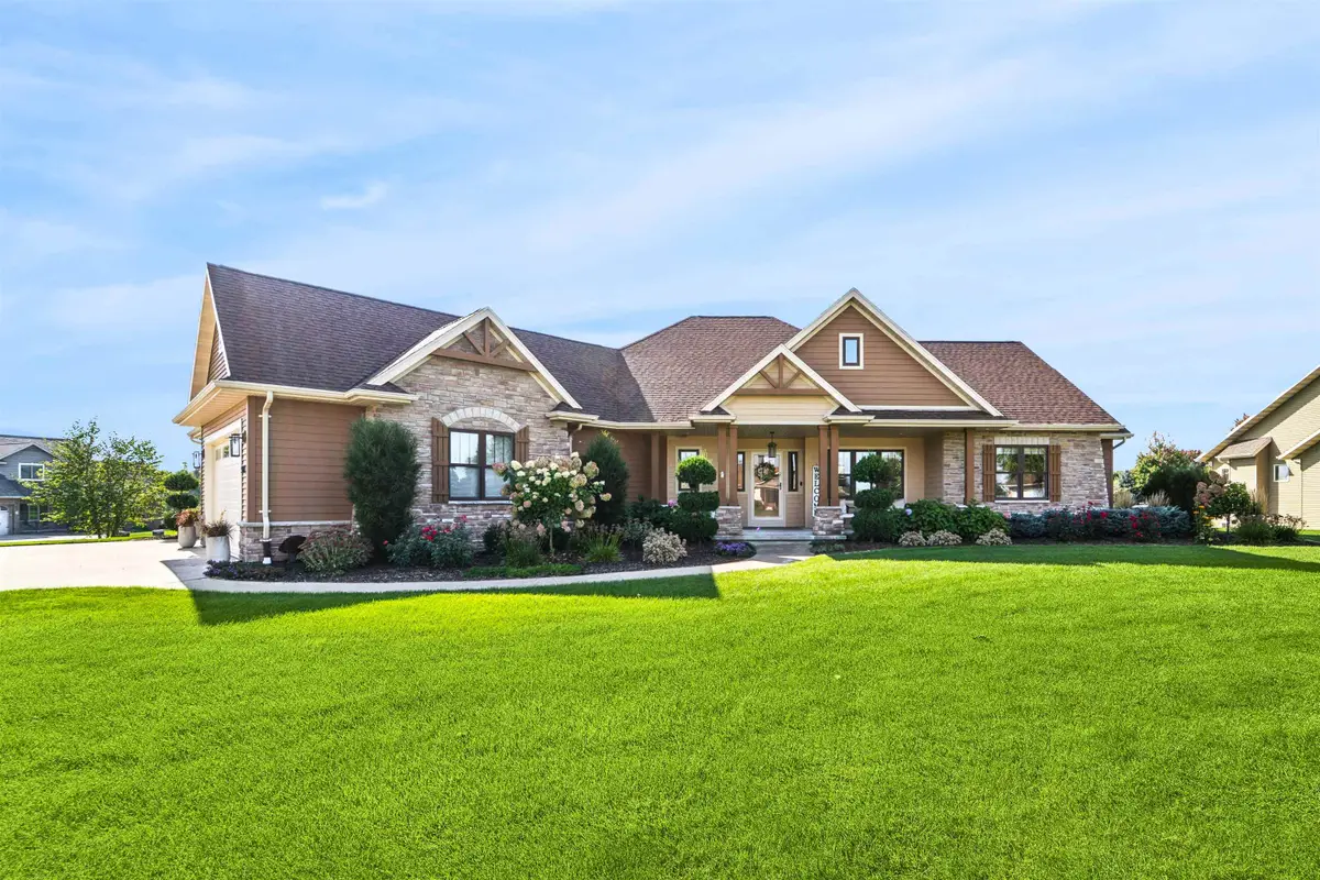 5039 W Red Barn Court, Appleton, WI 54913 - Image #1