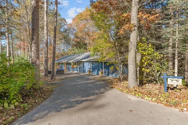 N1297 Rainbow Road, KESHENA, WI 54135-9339