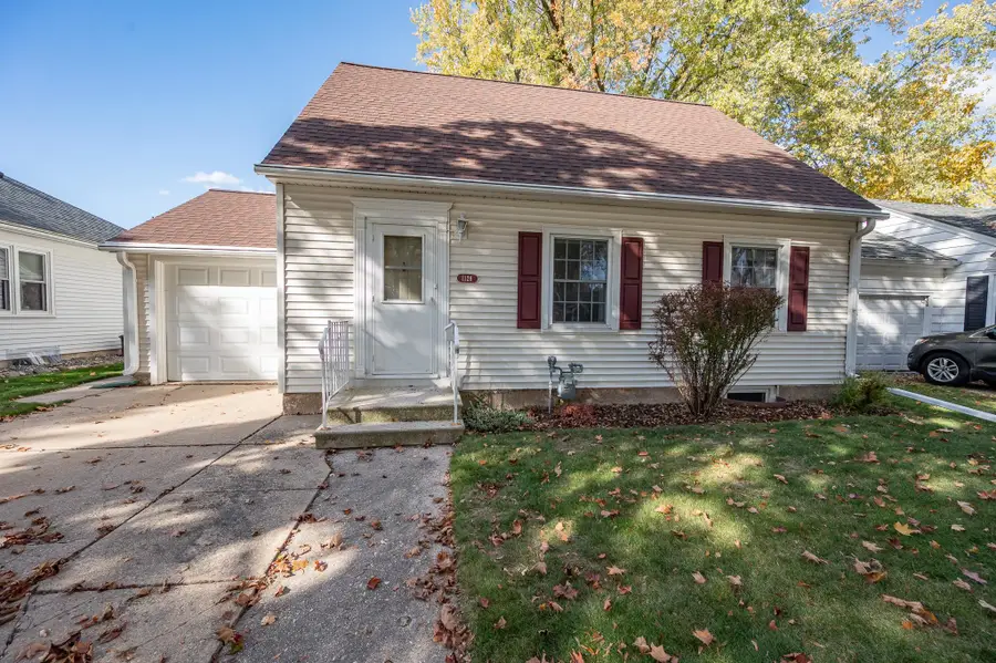 1128 Marquette Avenue, Green Bay, WI 54304-2418 - Image #2