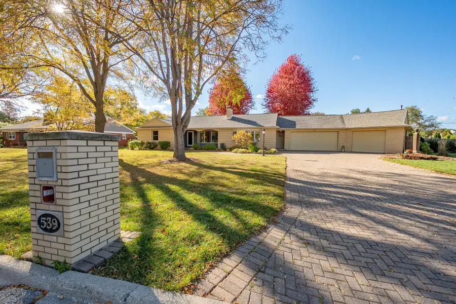 539 Arrowhead Drive, Green Bay, WI 54301-2625 - Image #3