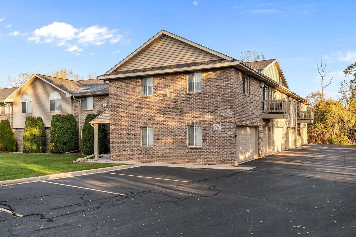 3333 N Casaloma Drive #9, Appleton, WI 54913-6504 - Image #1
