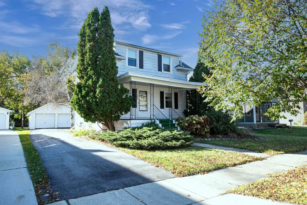 248 E Bank Street, Fond Du Lac, WI 54935-2422 - #1