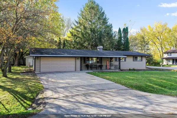 2255 Winwood Drive, APPLETON, WI 54915-1002