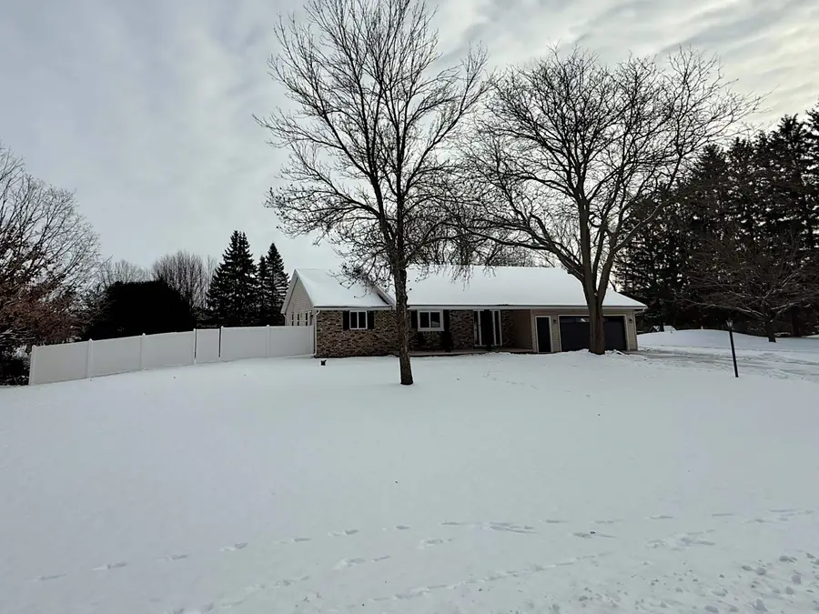 W3829 Highview Drive, Appleton, WI 54913 - Image #2
