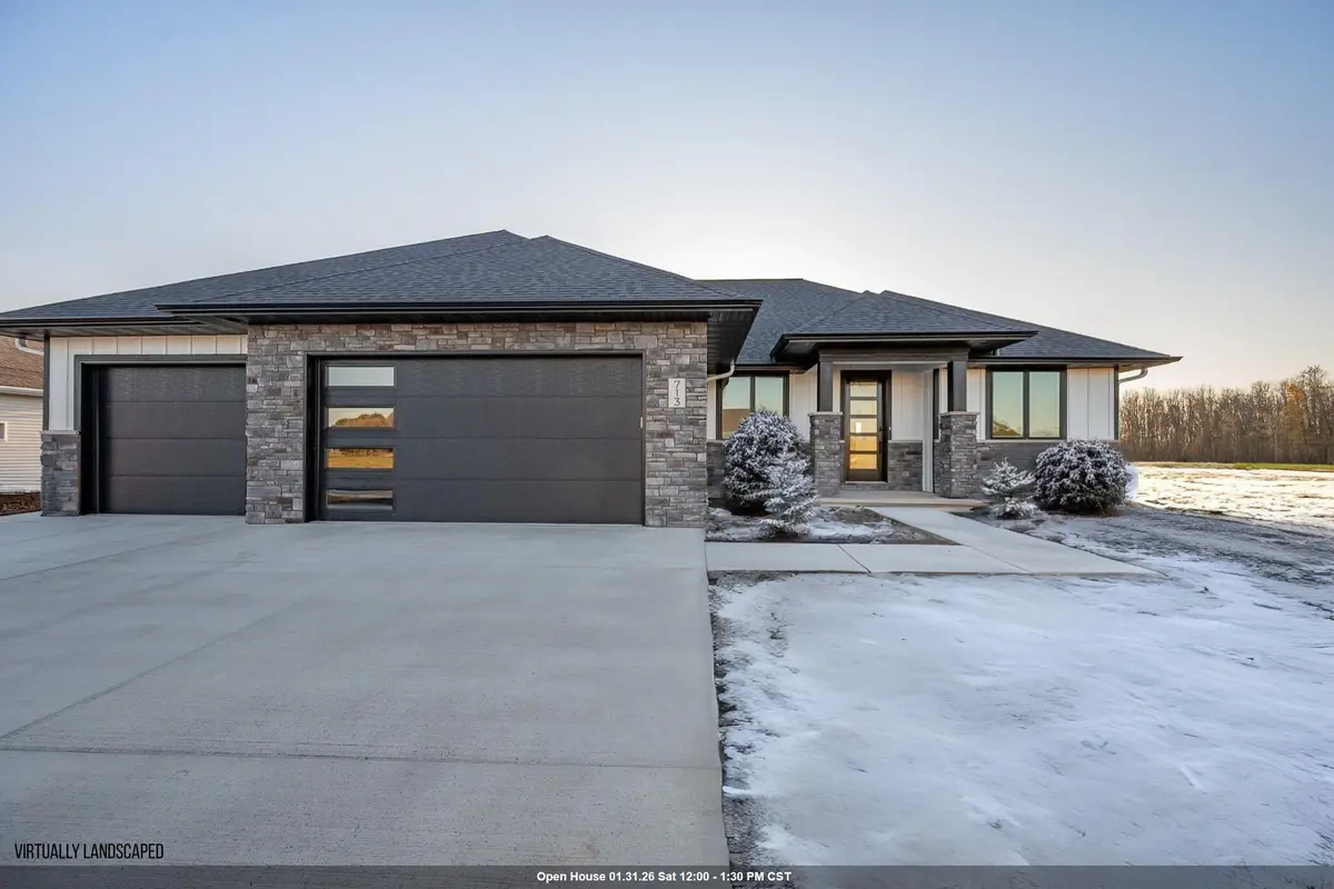 713 Royal St Pats Drive, Wrightstown, WI 54180 - Image #1