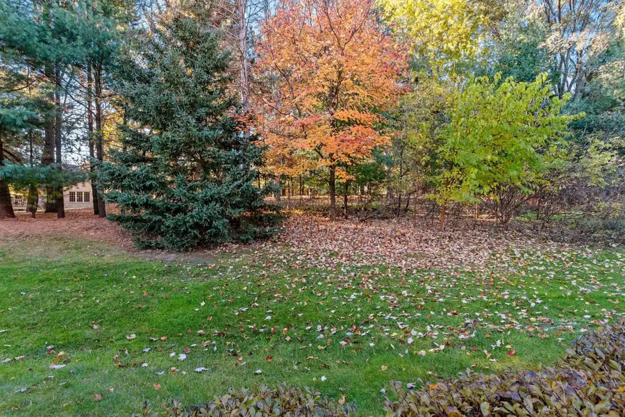 407 Woodfield Drive, Green Bay, WI 54313 - Image #2