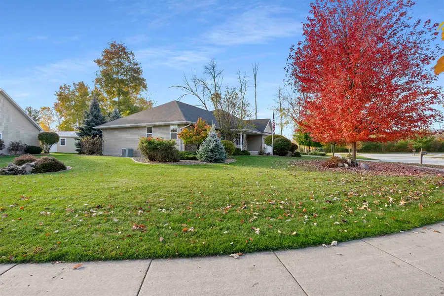 2301 Southern Cross Road, Green Bay, WI 54303-6105 - Image #3