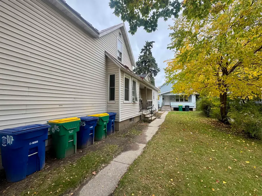 1015 E Walnut Street, Green Bay, WI 54301-4405 - Image #2