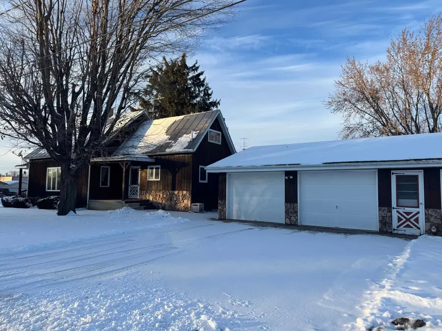 452 Mill Street, Manawa, WI 54949-9260 - Image #2
